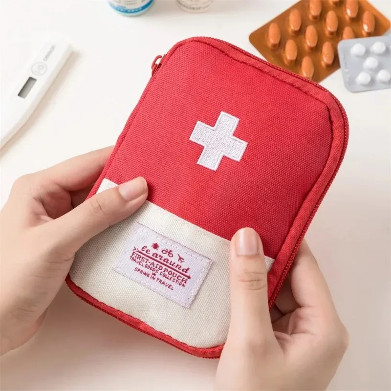 Портативная аптечка, сумки для – обзор и цена First Aid Travel Kit